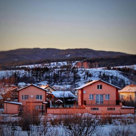 Къщи За Гости Ореха Samokov Buitenkant foto